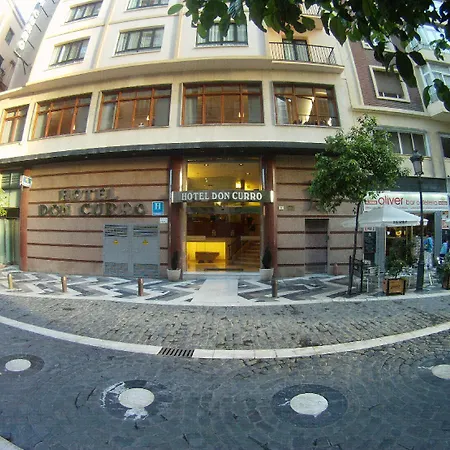 邓卡罗酒店 3*